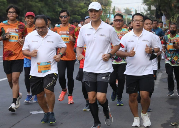 Friendship Run Borobudur Marathon 2022, Iron Man hingga Werkudara Ikut Lari 5KM Bareng Ganjar