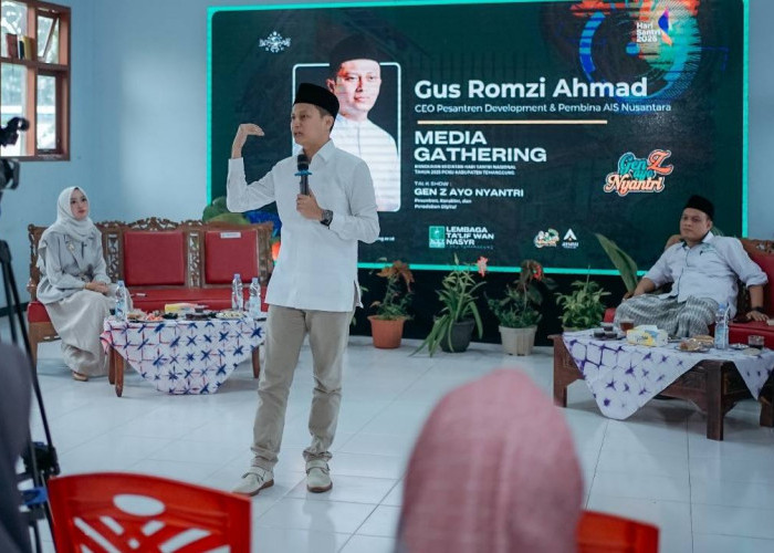 Gus Romzi Ajak Santri Jadi Kreator: 'Jangan Takut Bikin Konten, Jelaskan Tradisi Pesantren!'