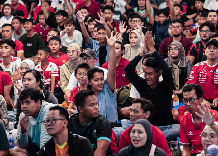 Ribuan Warga Nobar Timnas Indonesia di Rumah Rakyat, Gubernur Luthfi Ikut Saksikan Kemenangan Garuda