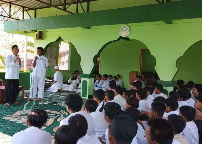 Pengajian Akbar Tutup Rangkaian Pesantren Ramadhan di SMPN 10 Magelang