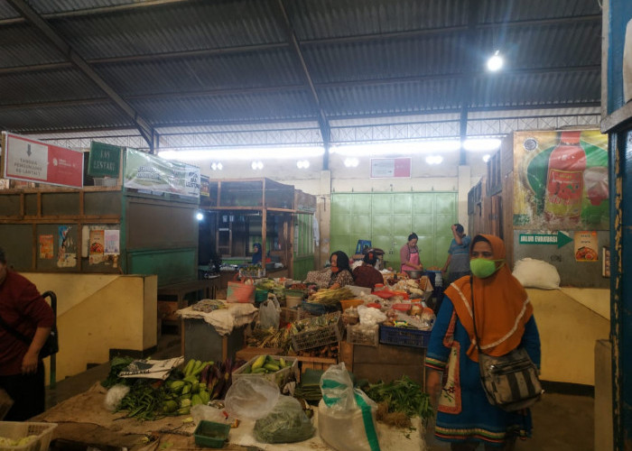 Lebaran Tinggal Sebentar, Jual Beli di Pasar Kebonpolo Kota Magelang Masih Sepi