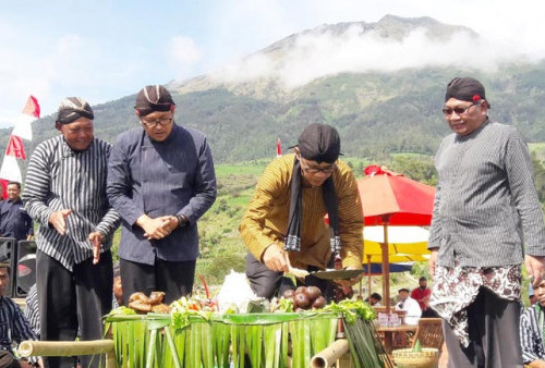 Agar Panen Tembakau Melimpah, Masyarakat di Temanggung Melakukan Tradisi Ini