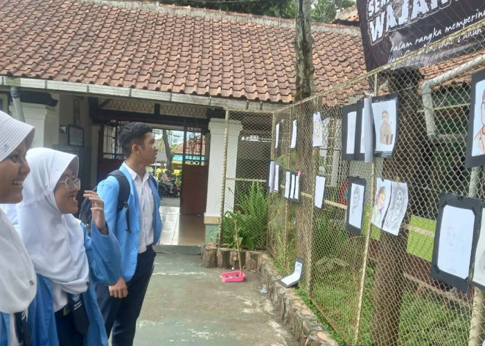 Rayakan Hari Guru Siswa SMPN 1 Kota Magelang Lukis Wajah Gurunya