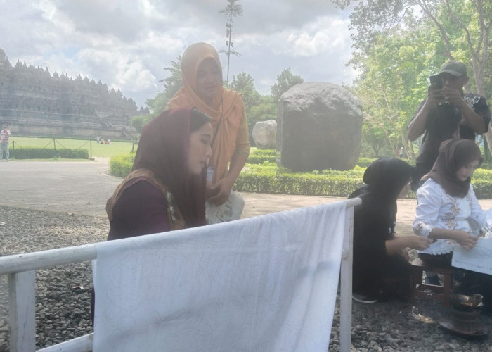 Lestarikan Batik, 200 Peserta Ramaikan Lomba Mencanting di Candi Borobudur