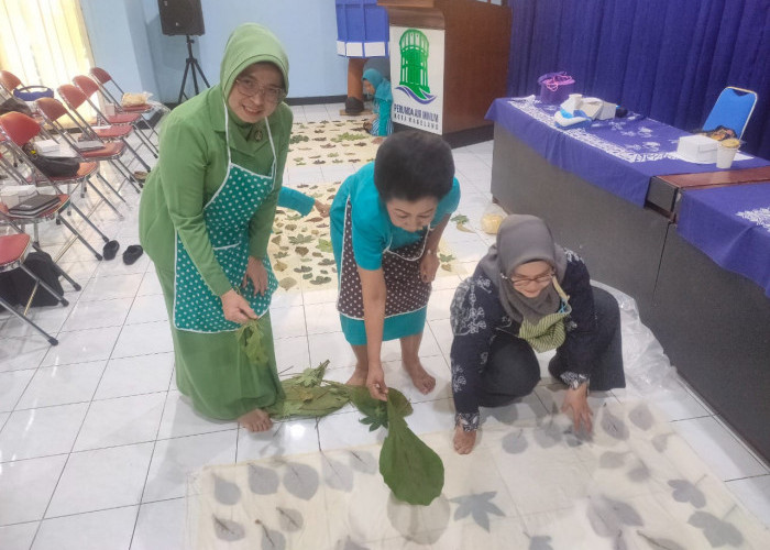 Sambut Hari Ibu, GOW Kota Magelang Bikin Batik Ecoprint