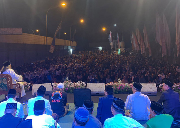 Ribuan jemaah pengajian di Haul Syekh Subakir kompleks Gunung Tidar