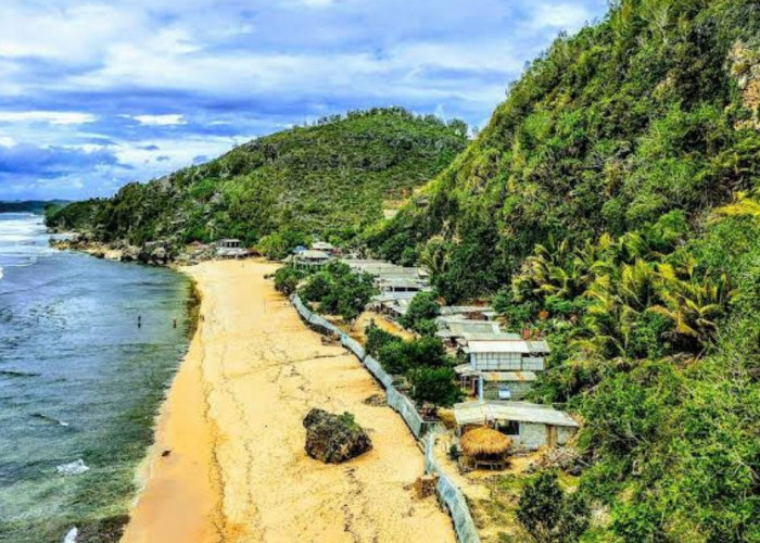 Yuk Wisata ke Pantai Pok Tunggal, Hidden Gem Cantik Nan Asyik Bikin Pengunjung Tertarik 