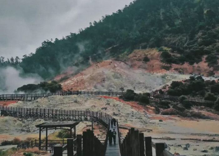 Memiliki Aktivitas Vulkanik Yang Aman, Kawah Sikidang  Dieng Menjadi Tempat Recomended Untuk Dikunjungi Ketika