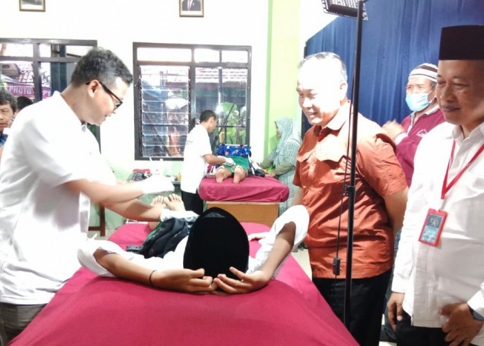 Khitan Ceria Buka Rangkaian Reuni Emas SMA Muhi Magelang