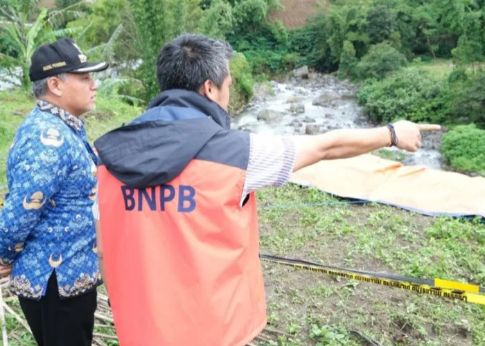 Jalur Nasional Temanggung-Wonosobo Terancam Putus! Tebing 20 Meter Longsor, Kendaraan Berat Diimbau Hindari Lo