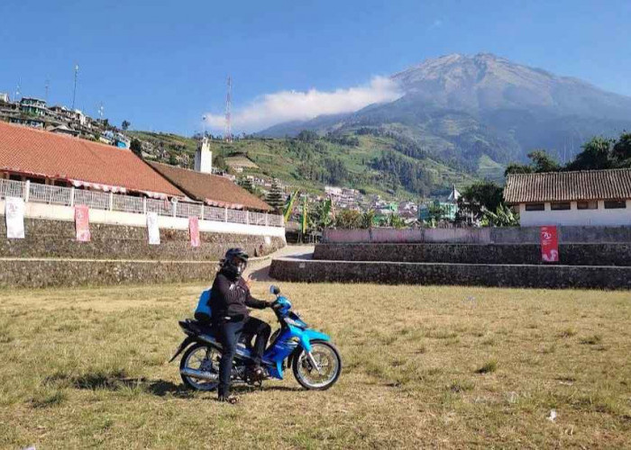 Lapangan di Lereng Gunung Sumbing Magelang Ini punya Panorama Alam Secantik Ini!