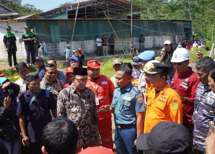 TNI AL Terjunkan Personel Kopaska Bantu Proses Penyelamatan 8 Penambang Emas yang Masih Terjebak di Banyumas
