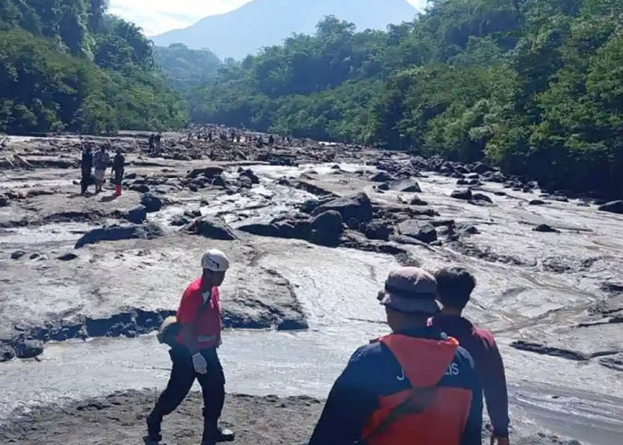 Pipa Hancur Diterjang Lahar Dingin Merapi, Ribuan Warga di Tiga Desa Dukun Magelang Alami Krisis Air