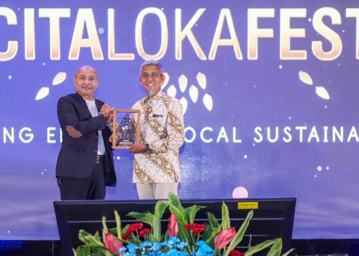 Gubernur Ahmad Luthfi Raih Penghargaan Cita Loka Fest 2025