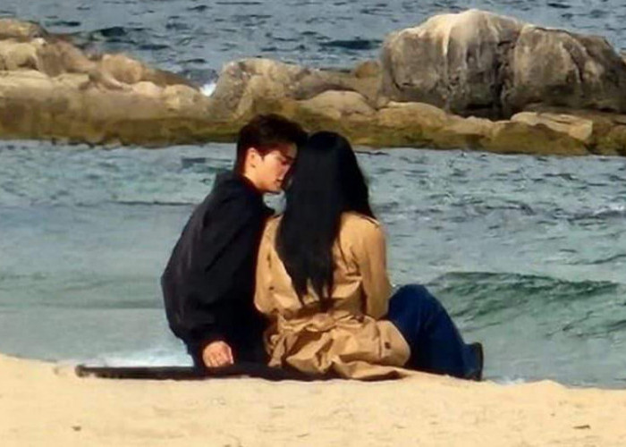 Bocoran Drakor My Demon, Penggemar Heboh Tersebar Foto Song Kang dan Kim Yoo Jung Ciuman Di Tepi Laut.