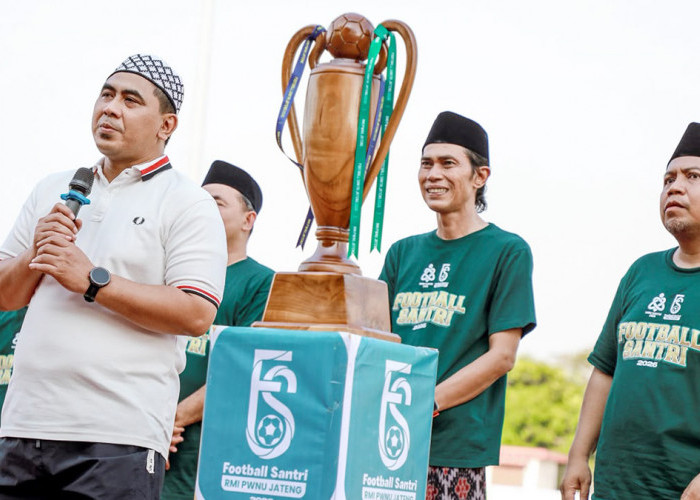 Saksikan Laga Final Football Santri 2026 di Kendal, Wagub Jateng Ingin Ada Pembinaan Pemain