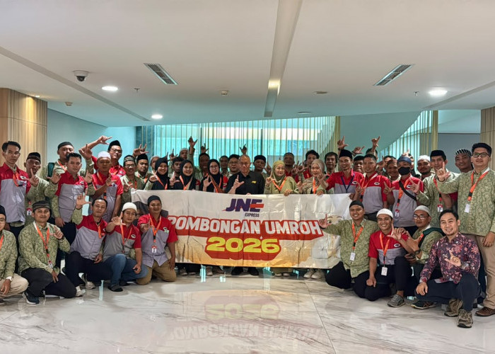 Rasa Haru dan Syukur, JNE Wujudkan Mimpi 1.200 Karyawan untuk Ibadah Umrah
