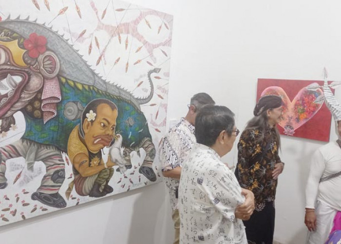 17 Karya Lukisan I Made Arya Dwita Dedok di Gedung Lokabudaya Magelang