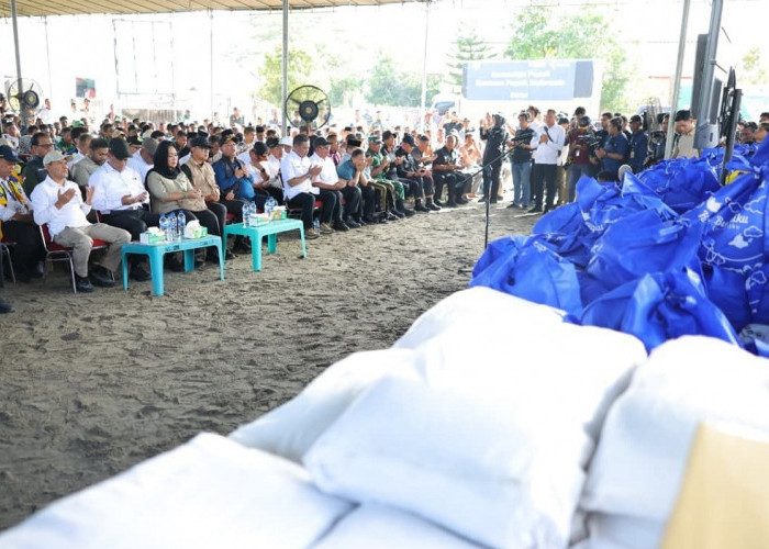 Terdepan Salurkan Bantuan Pangan, Masyarakat Aceh Sampaikan Terima Kasih kepada Mentan Amran