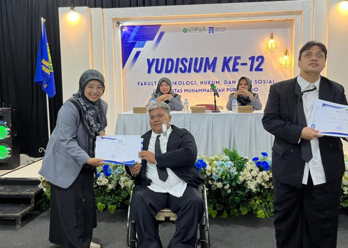 Kisah Dua Mahasiswa Difabel UMPWR Buktikan Inklusivitas dan Ketangguhan