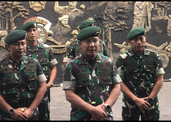 Pangdivif 2 Kostrad Tinjau Persiapan Prajurit Guna Tugas ke Perbatasan di Yonarmed 11