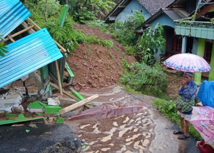 Empat Titik Longsor di Wonosobo, Rusak Rumah dan Tutup Akses Jalan