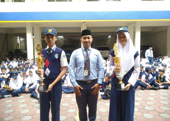 Hebat! Dua Siswa SMP Mutual Kota Magelang Borong Juara Lomba Membaca dan Menulis Aksara Jawa
