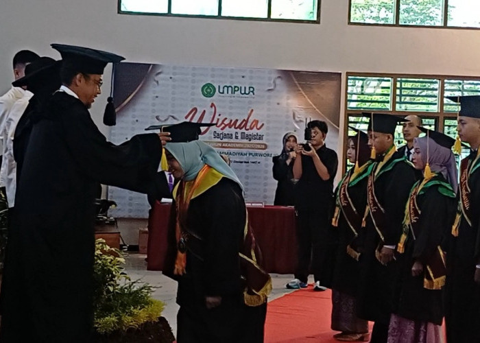 Wisuda UMPWR 2026: Pasutri Difabel Netra Raih Gelar Lewat Karya Cipta Berhak Cipta