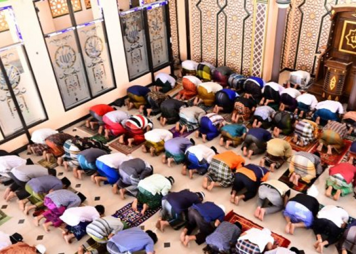 Meninggalkan Shalat Jumat Tiga Kali Masuk Golongan Orang Munafik