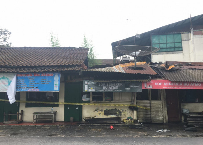 Warung Senerek Bu Atmo Terbakar, Diduga karena Ketumpahan Minyak