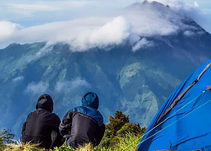 Larangan mengenakan baju hijau di Merbabu