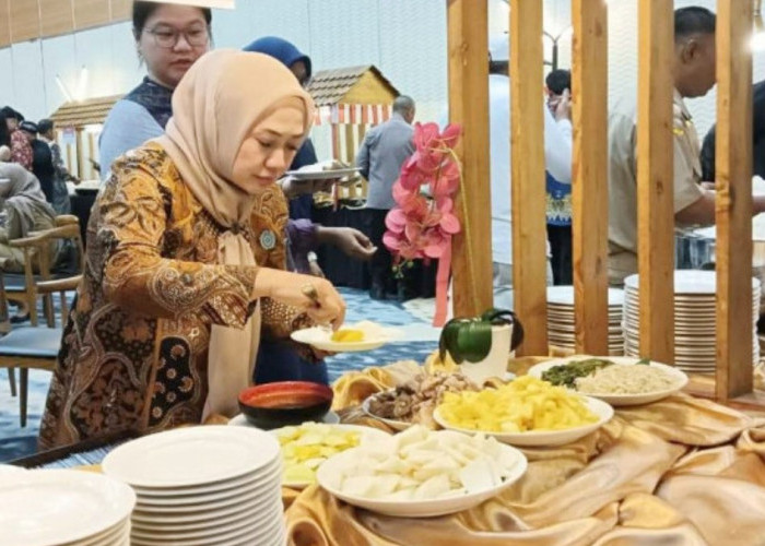 Berkah Lebaran, Pelanggan Atria Hotel Magelang Bawa Pulang Tiket Umrah dari Pasar Lawasan