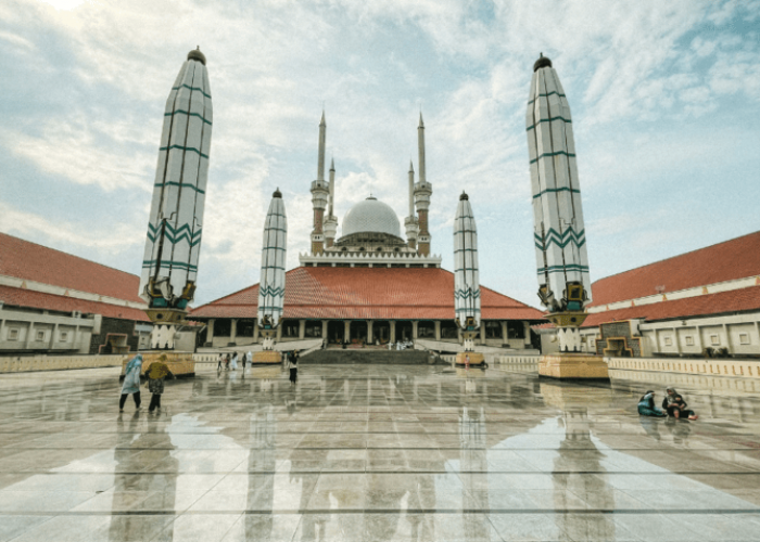 Bukan Kudus, Ini 7 Wisata Religi di Semarang yang Bisa Jadi Pilihan Utamamu