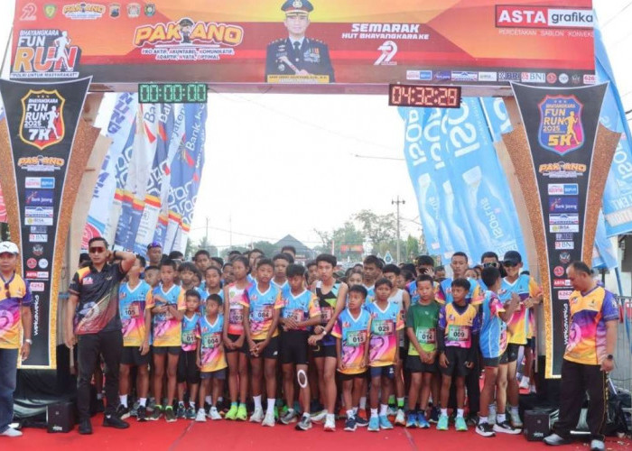 Ribuan Pelari Meriahkan Bhayangkara Fun Run 2025 di Purworejo