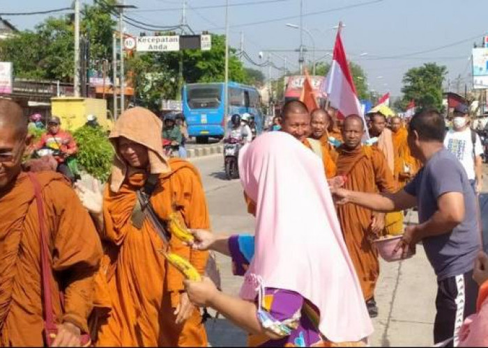 32 Biksu Thudong Sudah Memasuki Kota Semarang