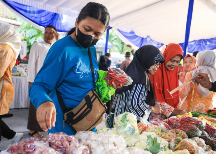 Amankan Stok Pangan Jateng Jelang Lebaran, Gubernur Ahmad Luthfi Gencarkan Operasi Pasar