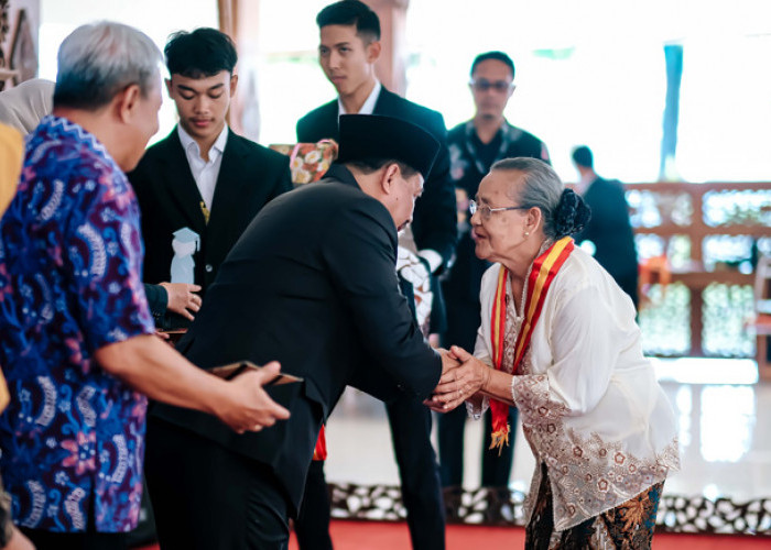 60 Lansia di Kota Magelang Ikuti Wisuda, Pj Walikota: Semoga Ilmunya Bermanfaat