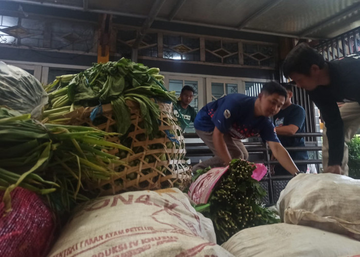 Pemkab Temanggung Kirim Sayuran ke Pengungsi Banjir 