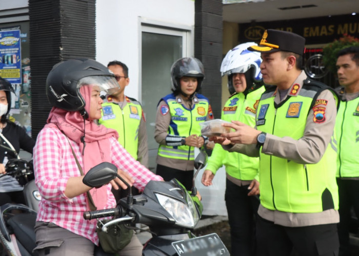 Ratusan Pengendara di Kota Magelang Kaget Dicegat Polisi Jelang Buka Puasa, Ternyata Ini yang Terjadi