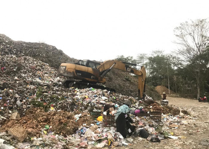 Potret Terbaru TPSA Overload Banyuurip Magelang yang Dipaksakan Terus Menampung Sampah