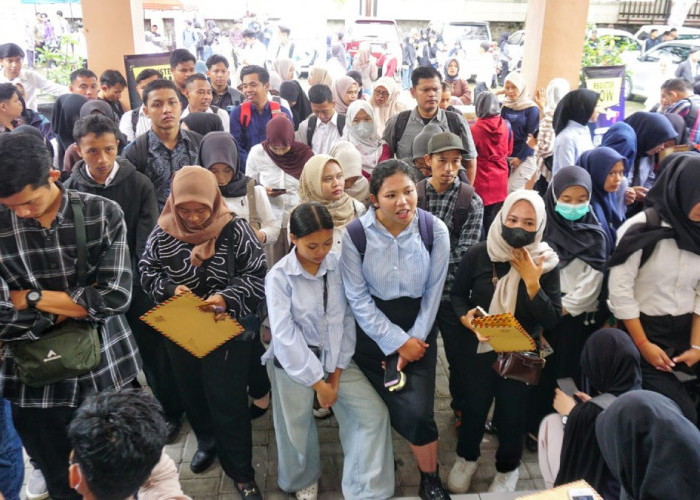 Pemkab Magelang Buka 2.103 Lowongan Kerja, Ribuan Pelamar Serbu Job Fair Mungkid