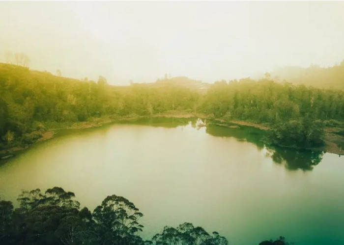 Menilik Pesona Telaga Pengilon  Dengan Jernihnya Air Danau Yang Recommended Untuk Dikunjungi!