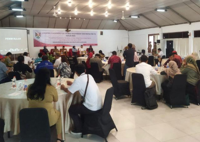 Kesbangpol Beri Pendidikan Politik Jelang Pemilu Serentak 2024
