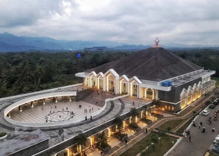 4 Rekomendasi Wisata Baru Magelang dari Gratis Hingga Berbayar Hanya Rp15 Ribu!