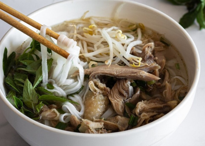 Cara Membuat Chicken Pho Khas Vietnam Sendiri di Rumah! Gampang Banget