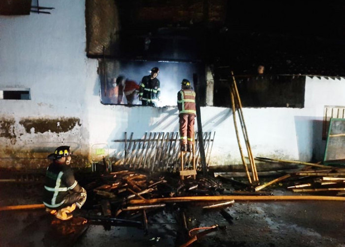 Sisa Bara Api Sebabkan Dapur Ponpes di Salaman Terbakar, Rugi Puluhan Juta
