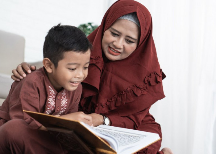 Disunnahkan Ta'awudz dan Basmalah Sebelum Membaca Al-Quran 