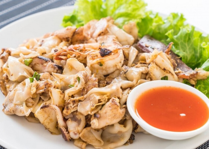 Yik Intip Cara Pembutan Ayam Suwir Suna Cekuh Khas Bali yang Menggugah Selera