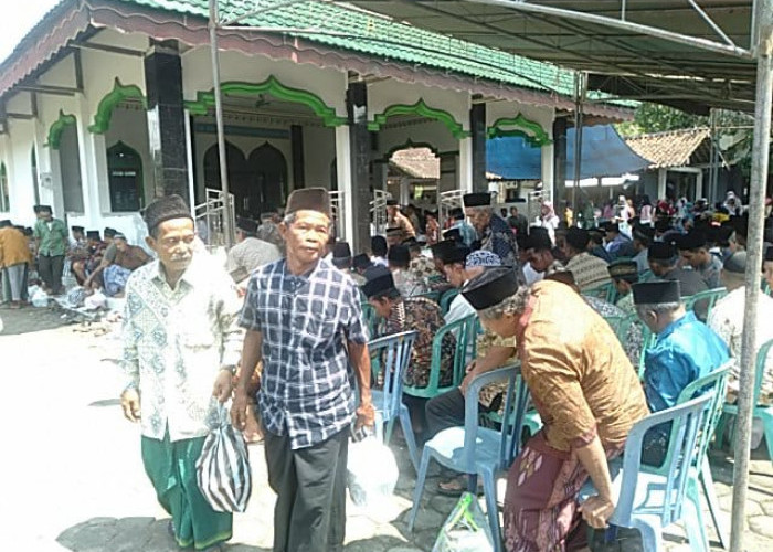 Tradisi Nyadran di Bojong Borobudur,  Doa untuk Arwah Leluhur