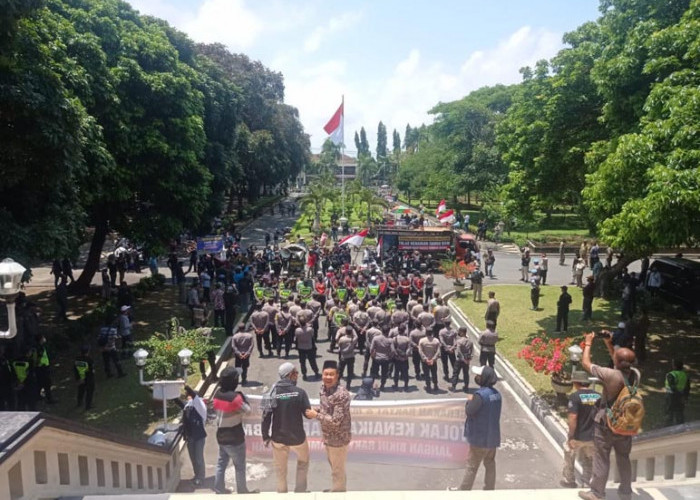 Bawa Tujuh Tuntutan, GERAMM Geruduk DPRD Kabupaten Magelang